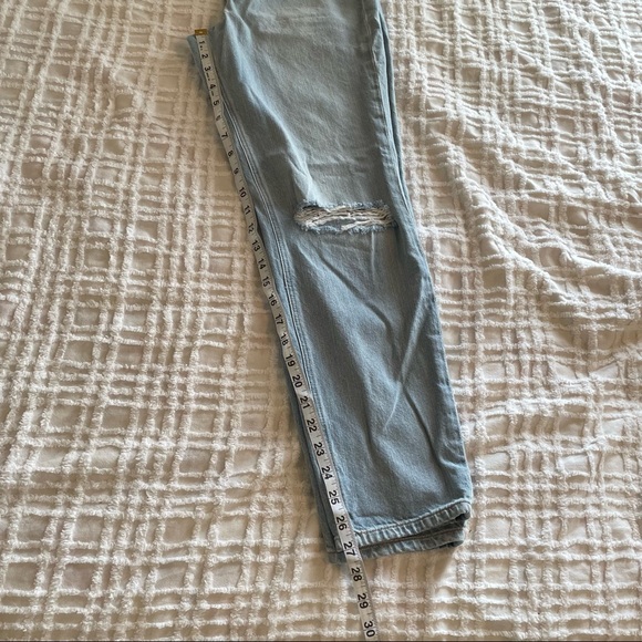 Express light wash mid-high rise cropped ripped jeans - Picture 8 of 12